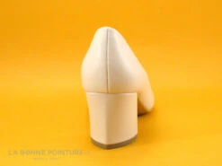 Marco Tozzi 2-22419-20 Cream - Escarpin Beige Pointu - Talon Incurve 10 Marco Tozzi 2-22419-20 Cream - Escarpin Beige Pointu - Talon Incurve -Pas à Pas cd24607c73b9e66c561f35ea11d5d5ef img 5961.jpg 179089